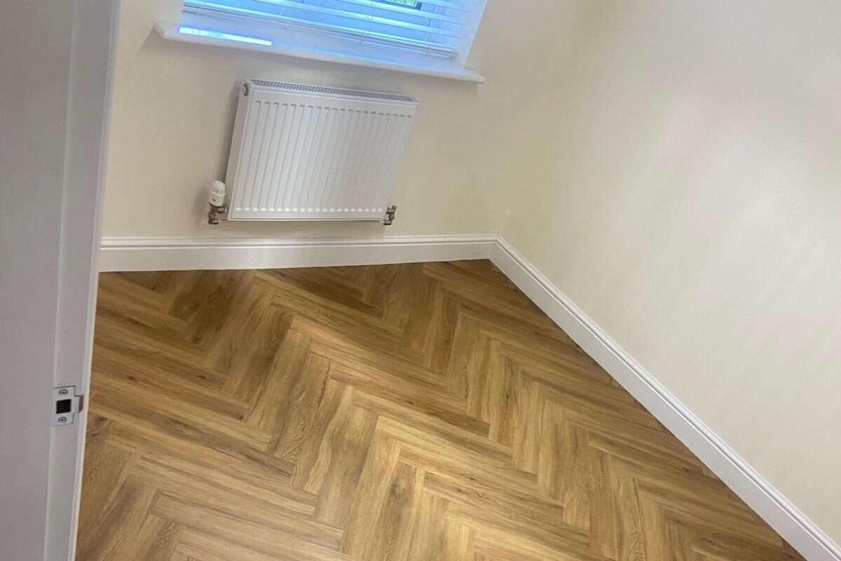 Domestic – screed herringbone fit (10) Domestic - screed herringbone fit (10)
